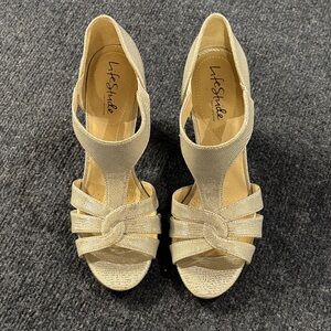 Life Stride Women's Elegant Gold Heels